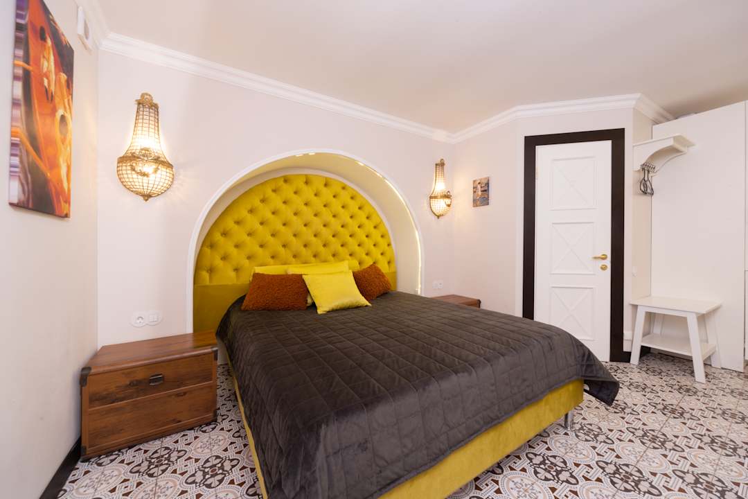 Zimmer Boutique apartments Mason in historical Odessa