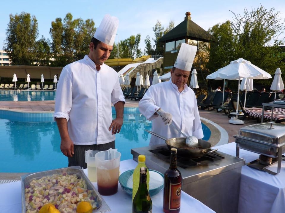 Täglich wurde draußen frische Ware gegrillt Greenwood Kemer Resort