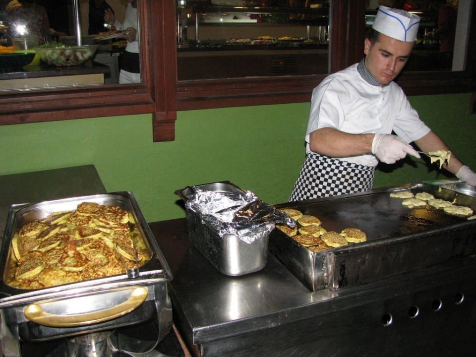 Abendbuffet_Freiluftküche Kartoffelpuffer Ulusoy Kemer Holiday Club