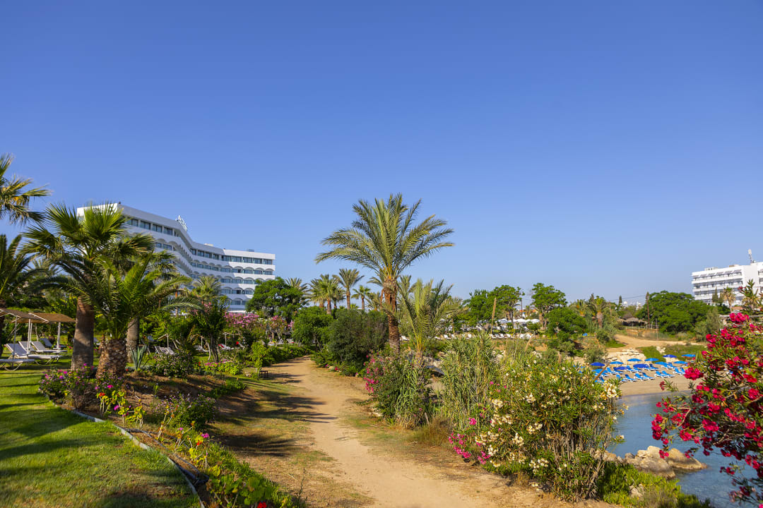 Außenansicht Crystal Springs Beach Hotel