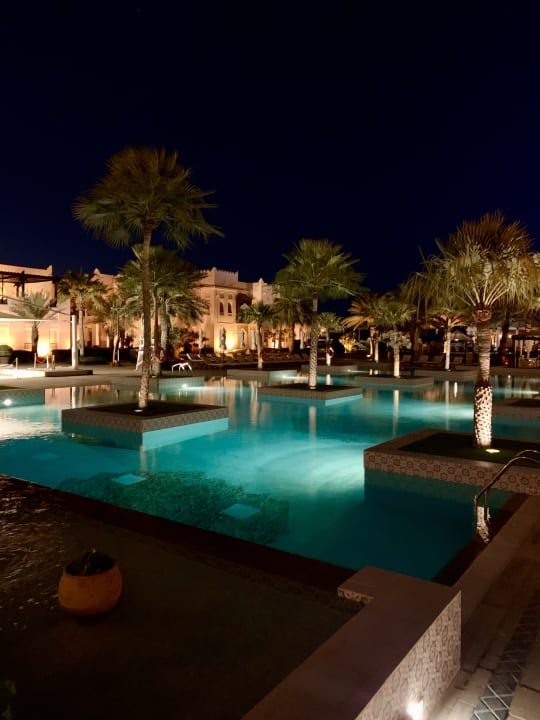 Pool Sharq Village & Spa, a Ritz-Carlton Hotel