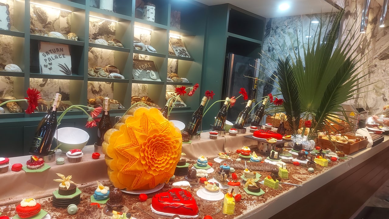 Gastro Saturn Palace Resort Hotel