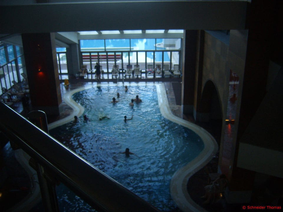 Eines der Hallenbäder Rixos Sungate