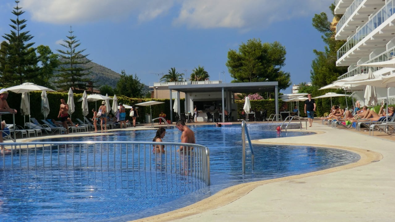 Pool Las Gaviotas Suites Hotel