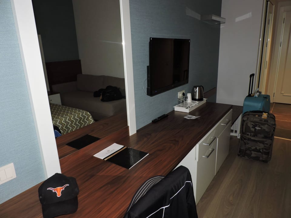 Vollkommen ausreichend Well Palace Side