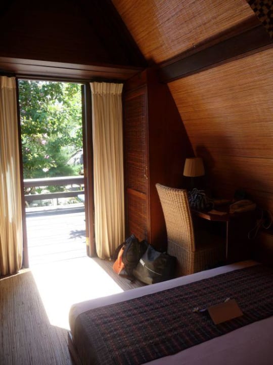 Ausblick vom Bett auf die Terrasse Hotel Vila Ombak