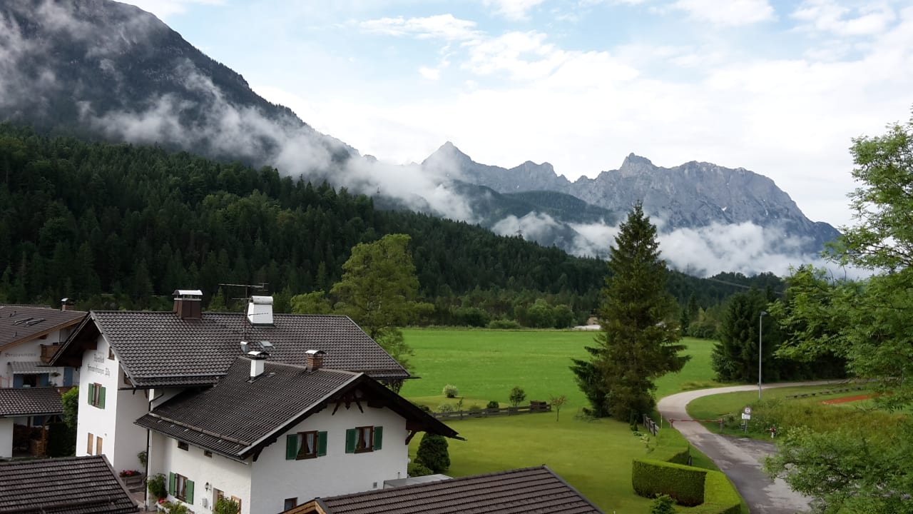 Ausblick Ferienwohnungen Alpenblick Tilly