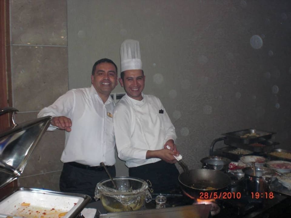 Nudel Show Koch und Recay Sunis Evren Beach Resort Hotel & Spa