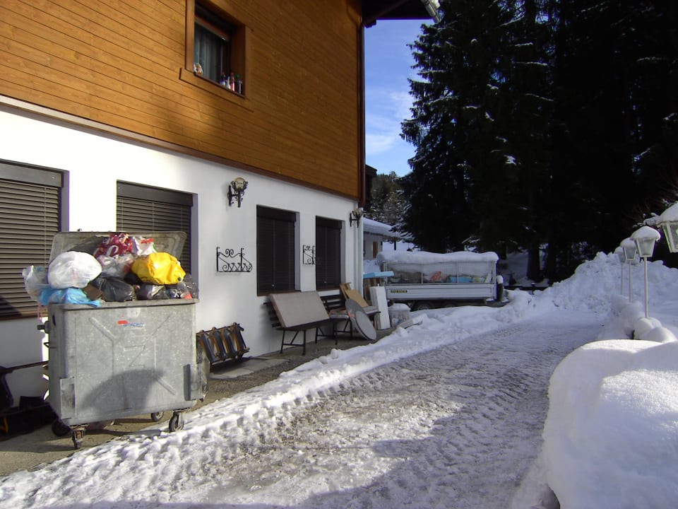 Das Hotel Central von der Seite Hotel Olivia
