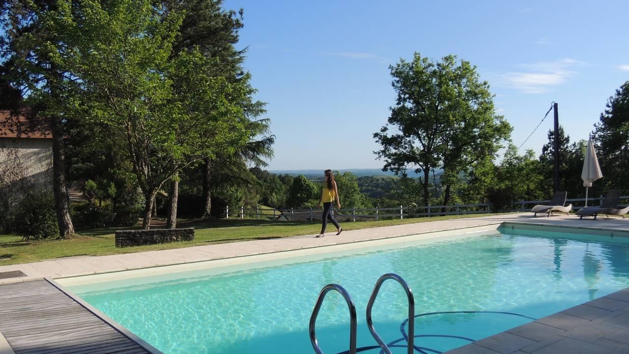 Vue piscine Hotel Hostellerie de Meysset