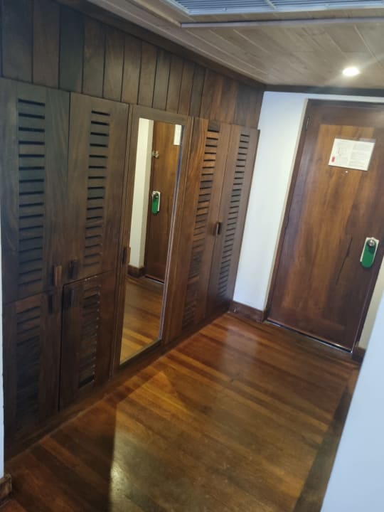 Zimmer Royal Palms Beach Hotel