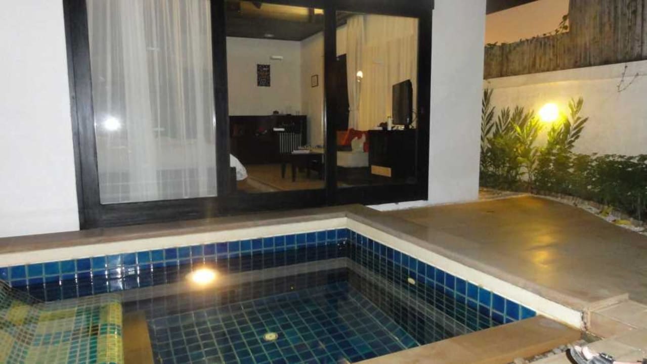 Bilck vom Garten in die Villa Bandara Resort & Spa Samui