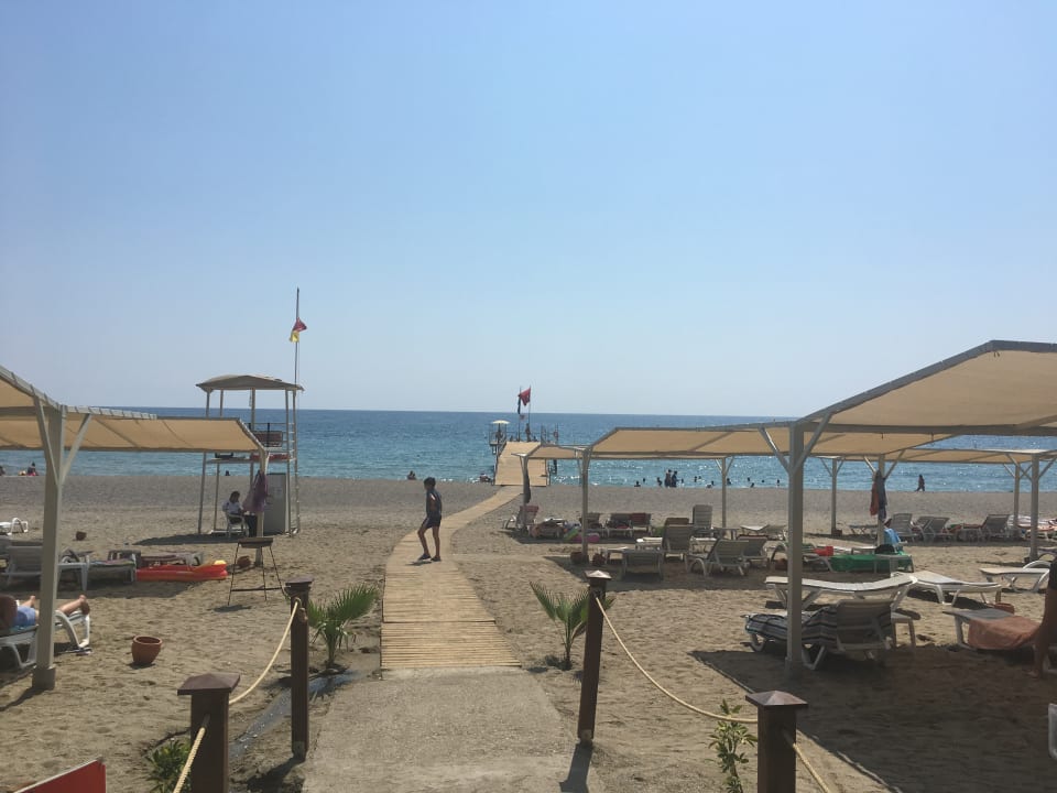 Strand Club Turtas Beach Hotel