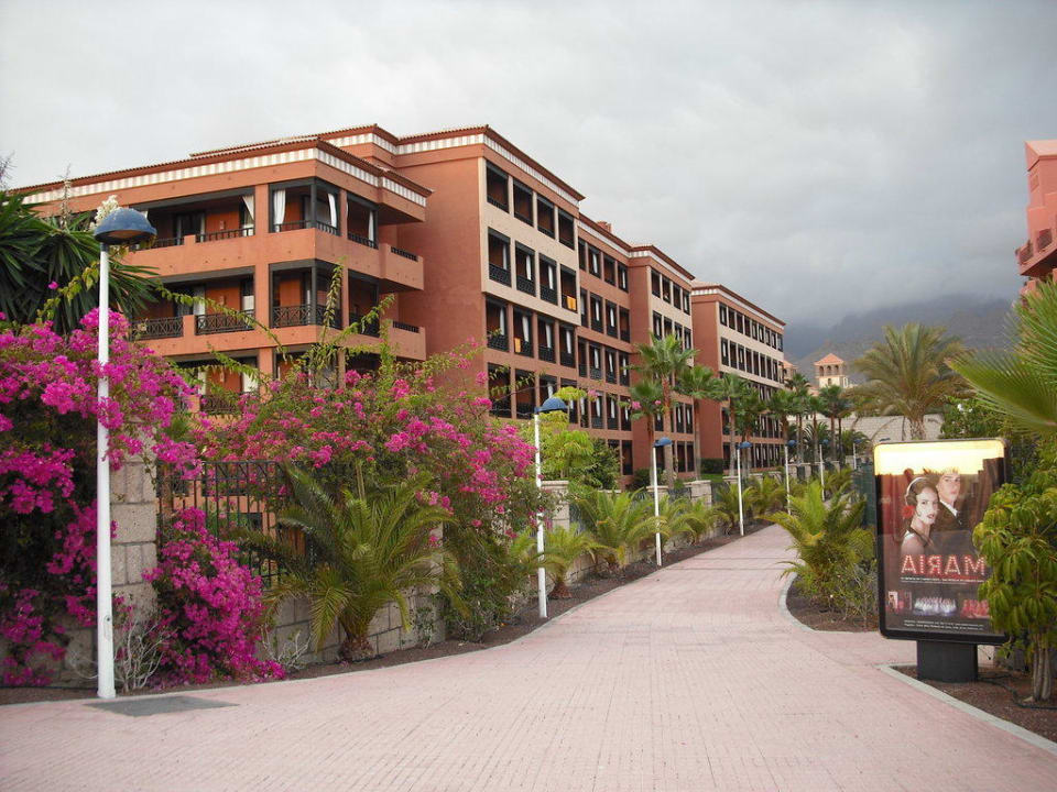 Hotel Rückseite und Seite H10 Costa Adeje Palace