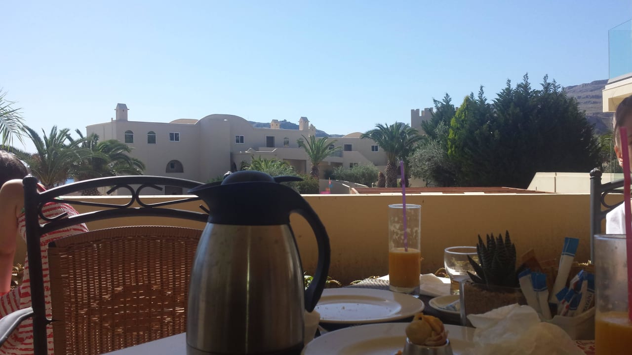 Frühstück mit frisch gepressten Orangensaft  Lindos Royal Resort