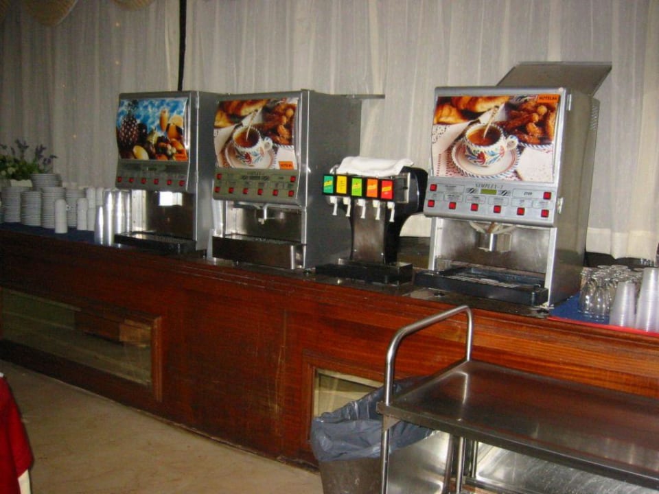 Getränkeautomaten im Speisesaal Bei Juan Playa Blanca
