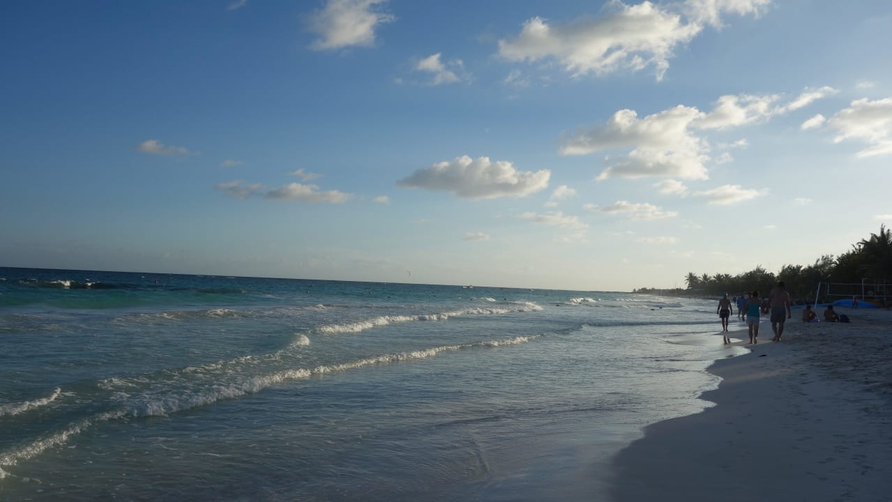 Rechts vom Hotel Catalonia Royal Tulum Beach & Spa Resort - Adults only