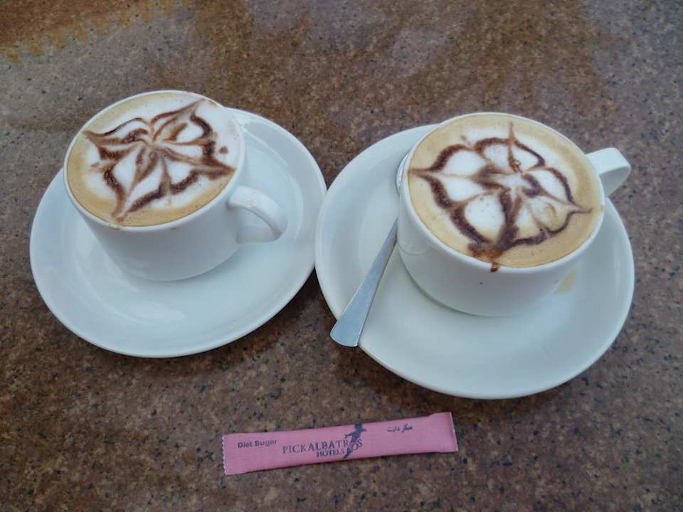Cappuccino schön mit Liebe dekoriert Pickalbatros Alf Leila Wa Leila Resort - Neverland Hurghada