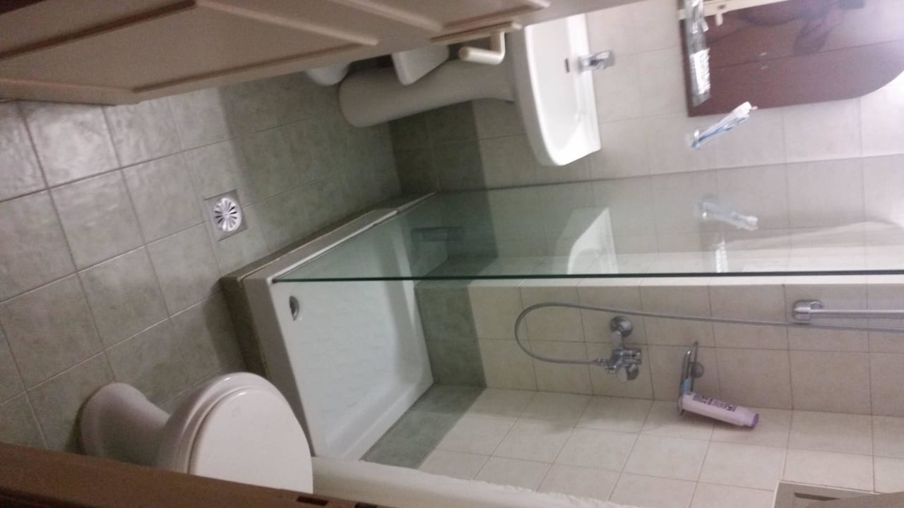 Badezimmer Hotel Marinos Beach