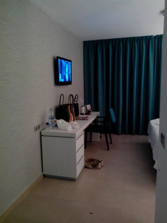 Eins von zwei TV 's Hotel Las Costas