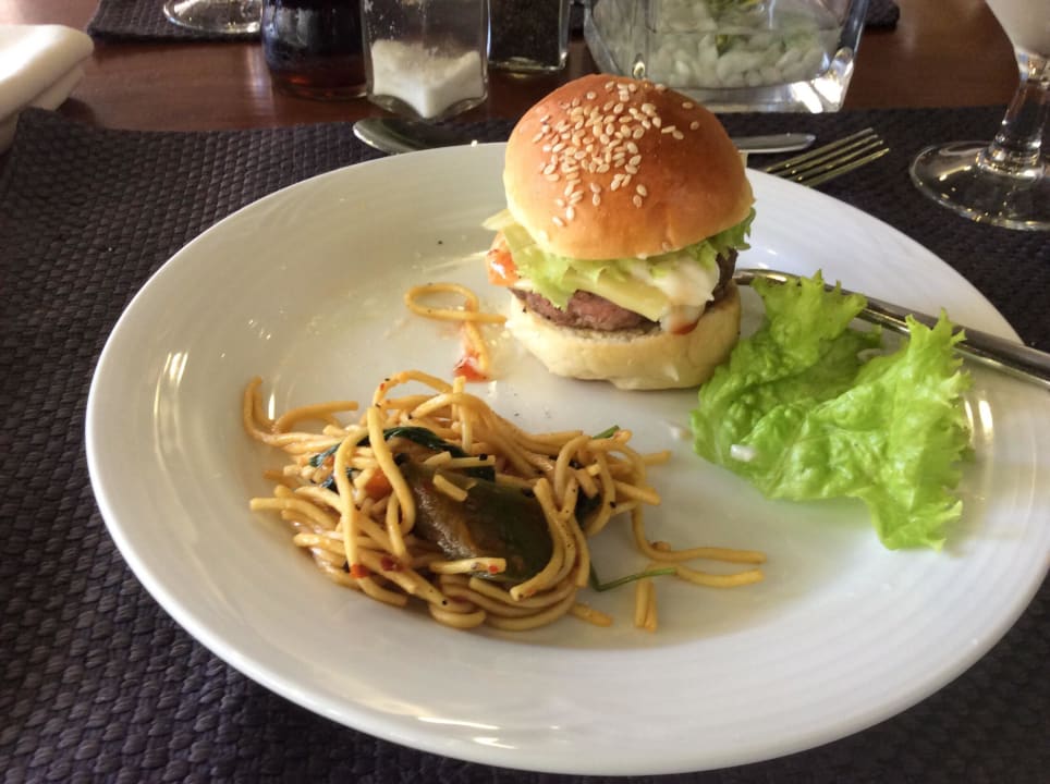 Mittags Snack Occidental Eden Beruwala, a member of Barcelo Hotel Group