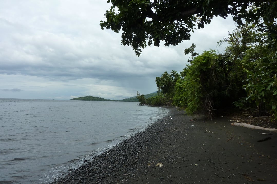 Schwarzer Sandstrand Hotel Bali Oase Resort