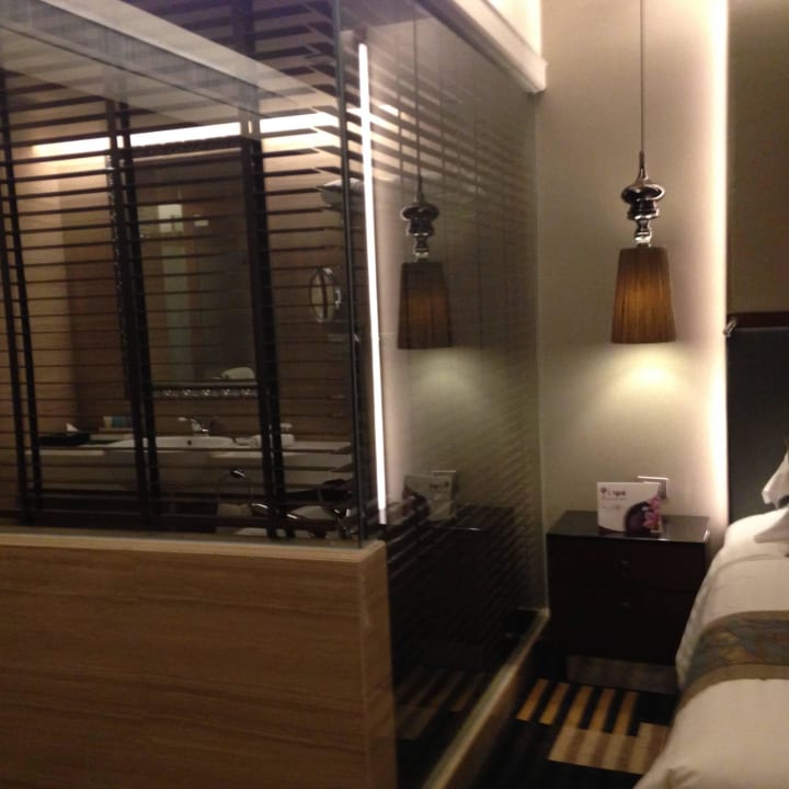 Bad / Bett The Landmark Bangkok