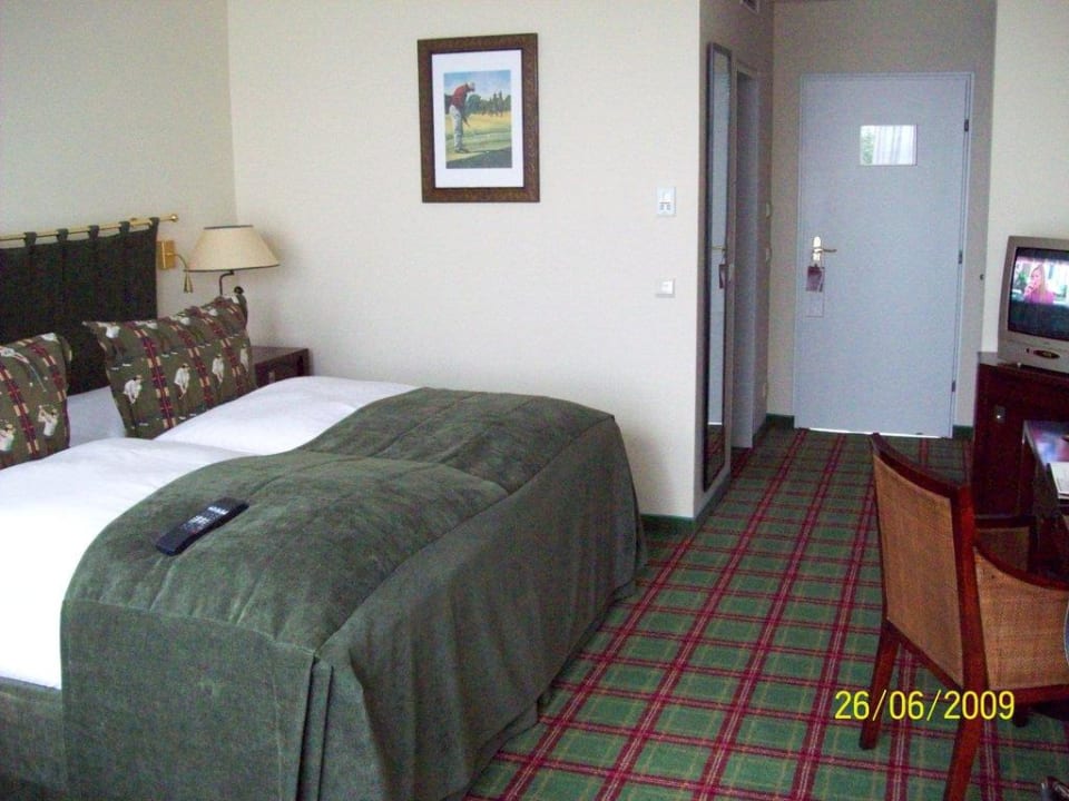 Blick vom Balkon ins Zimmer Althoff Hotel Fürstenhof