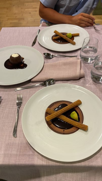 Gastro Xanadu Resort Hotel