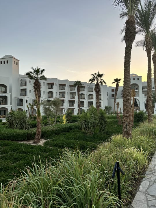 Gartenanlage Serry Beach Resort