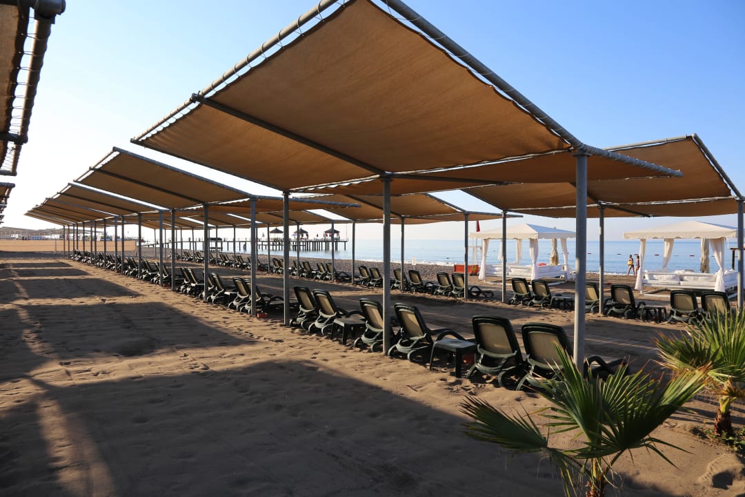 Strand Royal Wings Hotel