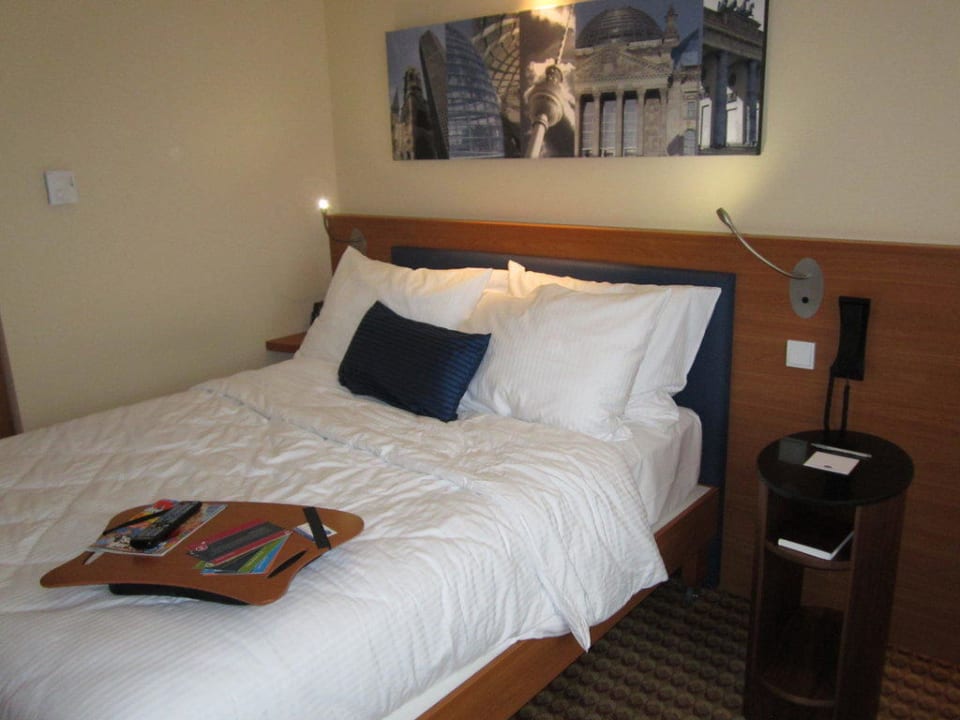 Bett Hampton by Hilton Berlin City West