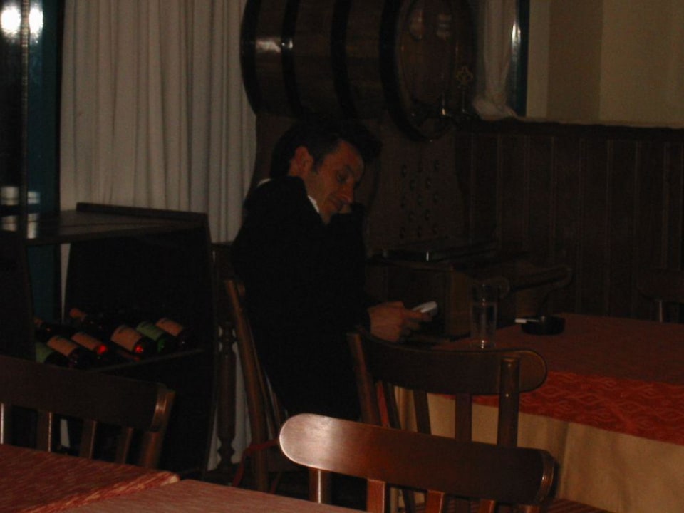 Dienst de Kellners...Einrichtung wie Dosi Hotel