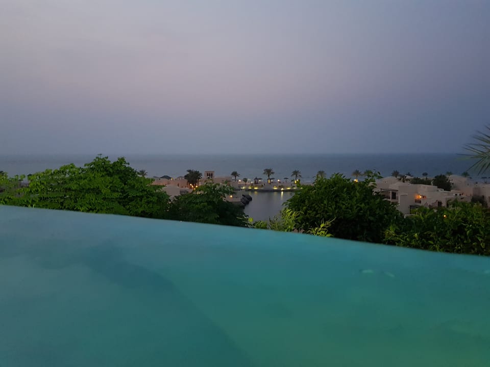 Pool The Cove Rotana Resort