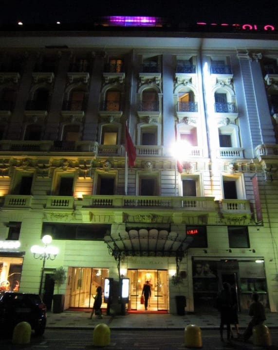 Entrance B4 Nice Plaza