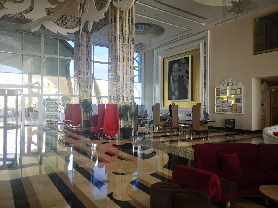 Lobby Azura Deluxe Resort & Spa Hotel