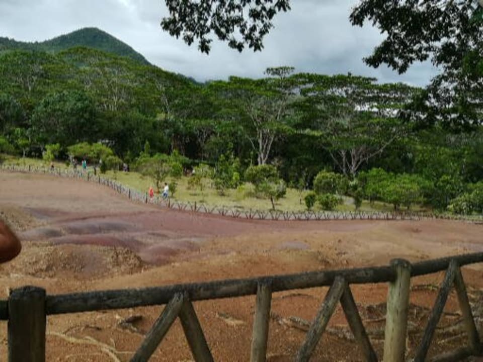 Farbige Erde Mauricia Beachcomber Resort & Spa