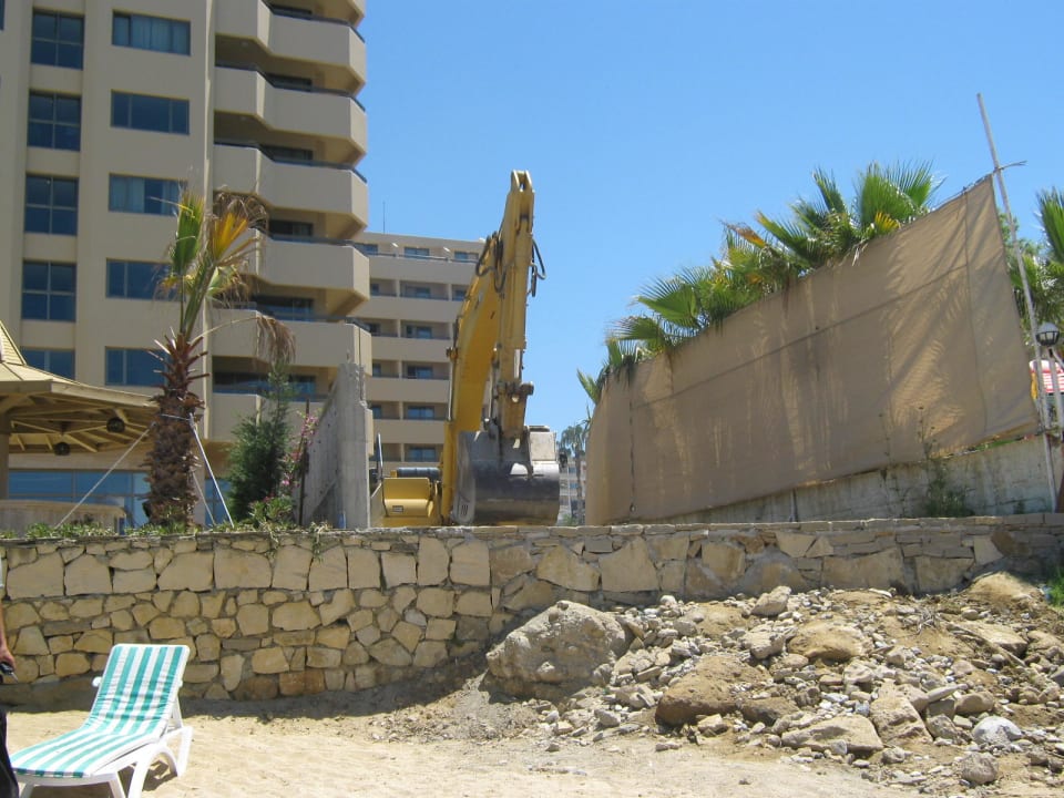 Bagger am Strand Özkaymak Select Resort Hotel