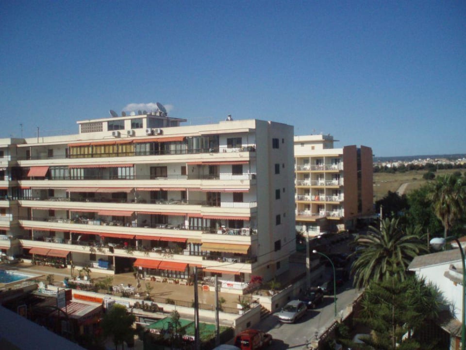 Balkonblick (linke Seite) Hotel Metropolitan Playa