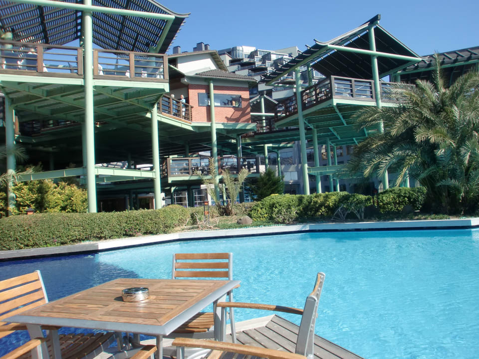 Poolanlage beim Tea Haus  Limak Lara Deluxe Hotel & Resort