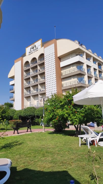 Gartenanlage Mary Hotel Side