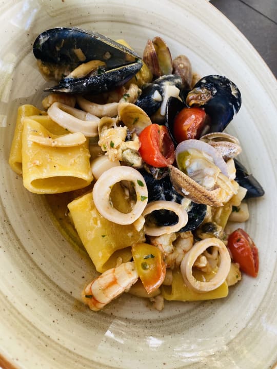 Gastro Supreme Hotel