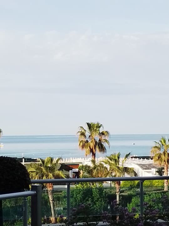 Ausblick Commodore Elite Suites & Spa - Adults only