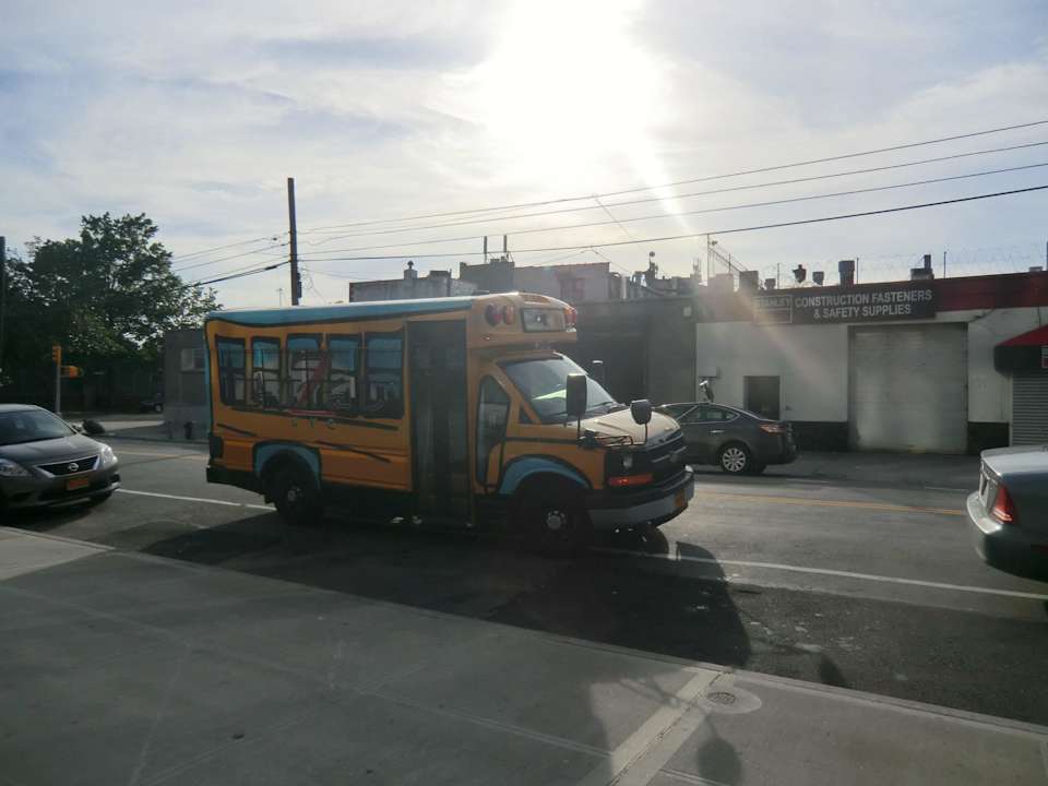 Kostenloser Shuttlebus nach NYC Z Hotel NYC