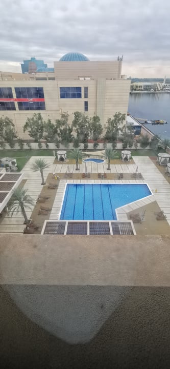 Pool Hilton Garden Inn Ras Al Khaimah