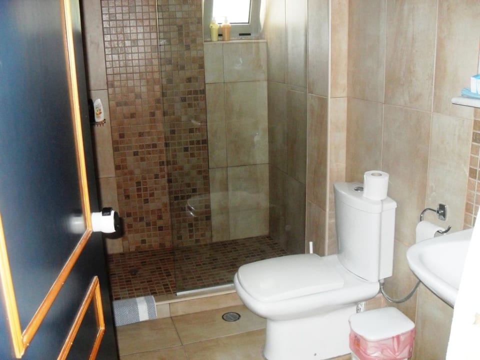 Bad mit Dusche Hotel Paradise