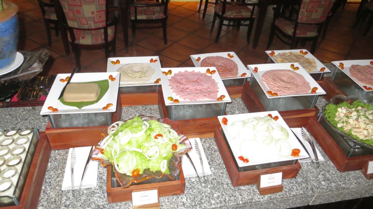 Gastro Pandanus Resort