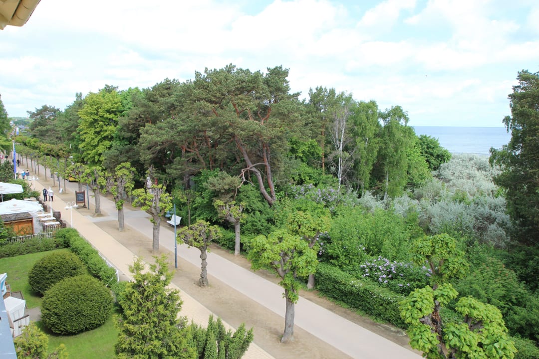 Blick Seepromenade Richtung Seebrücke Hotel Villa Seeschlößchen