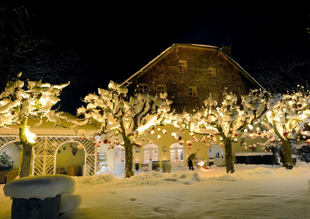 Außenansicht Der Schlosswirt zu Anif - Biedermeierhotel & Restaurant