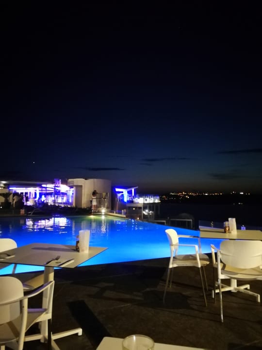 Pool db San Antonio Hotel + Spa